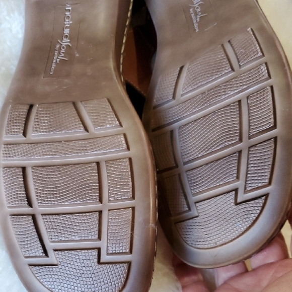 Natural Soul Tan Sandals with Slingback Design and Woven Straps - Picture 7 of 10